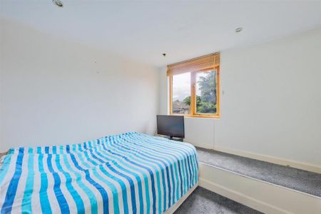 5 bedroom terraced house to rent - Photo 5