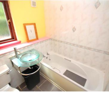 2 bedroom flat to rent - Photo 6