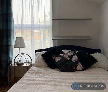 4 bedroom terraced house to rent - Photo 3