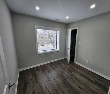 For Lease - 3392 Lake Shore Boulevard, Toronto, Ontario - Photo 3