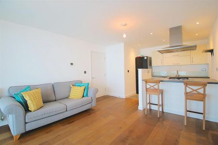 1 bedroom flat to rent - Photo 2