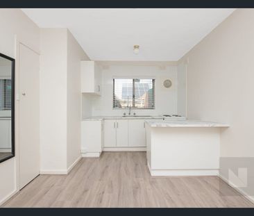 Renovated ground floor apartment - Photo 1