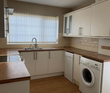 3 bedroom detached bungalow to rent - Photo 1