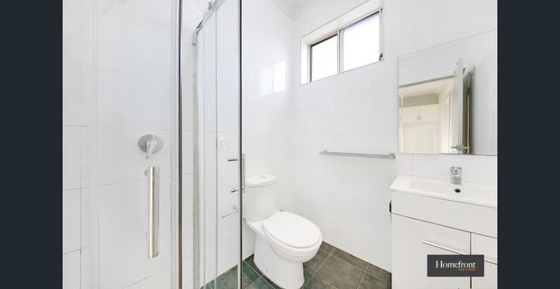 Private Freestanding Villa - Photo 1