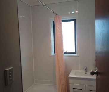 Charming 3BR Unit in Papatoetoe! - Photo 6