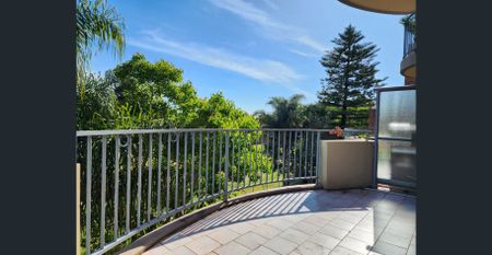 Split Level Apartment in the Heart of Miranda - Photo 5