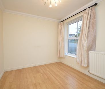 3 bedroom detached house - Photo 4