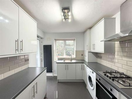 Green Avenue, Mill Hill, NW7 - Photo 3