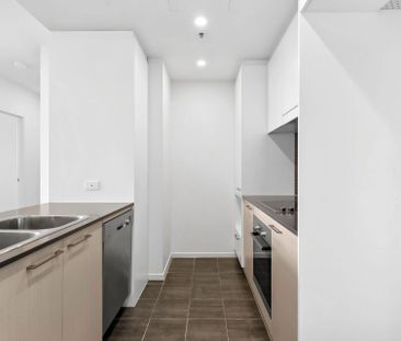 252/7 Irving Street Phillip ACT - Photo 3