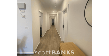 Ground Floor Studio with Courtyard - FREE FIRST WEEK'S RENT! - Photo 3