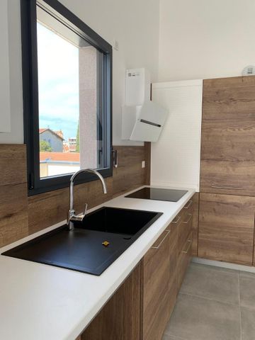 Location Appartement 3 pièces 76m² VALENCE 26000 - Photo 5