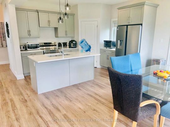 Detached Home For Lease | X8434404 - Photo 1