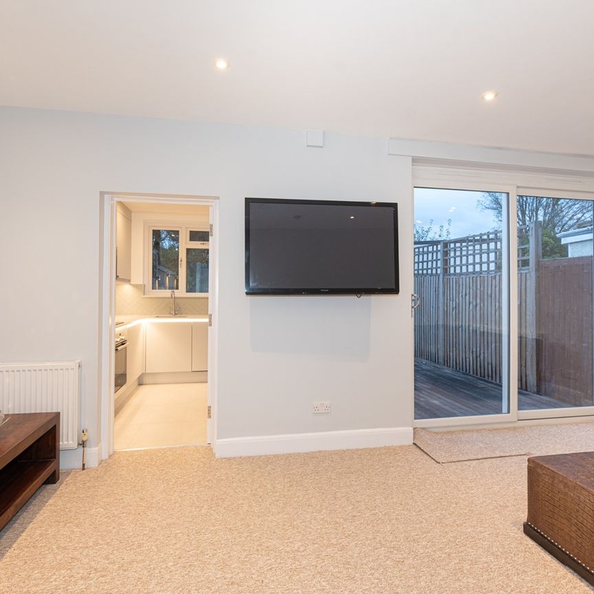 3 Bed Semi-Detached House, Colin Crescent, NW9 - Photo 1