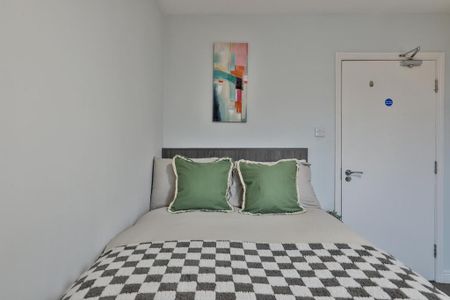 5 bedroom flat to rent - Photo 5