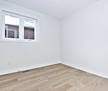 For Lease - 582 Skinner Avenue, Newmarket, Ontario - Photo 2