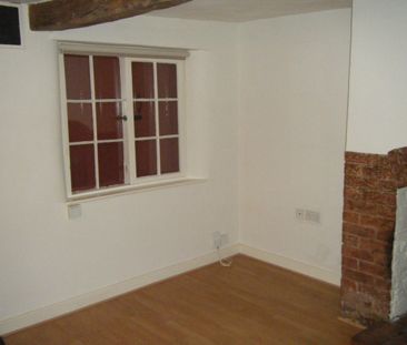St Leonards Court, Newark, Nottinghamshire, NG24 - Photo 2