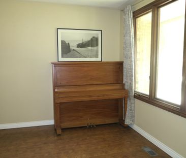 For Lease - 383 Castlegrove Close, London North, Ontario - Photo 3