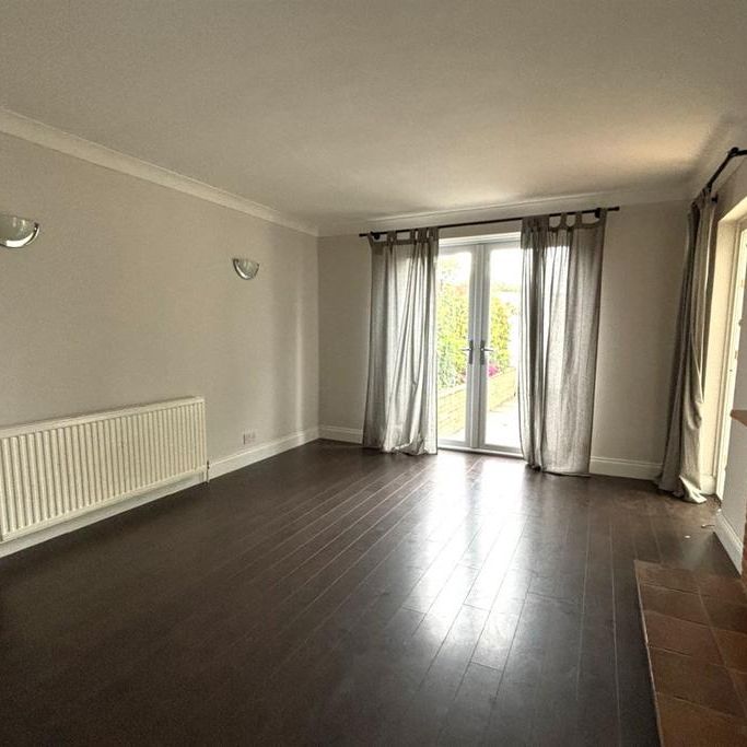 4 bedroom detached house to rent - Photo 1