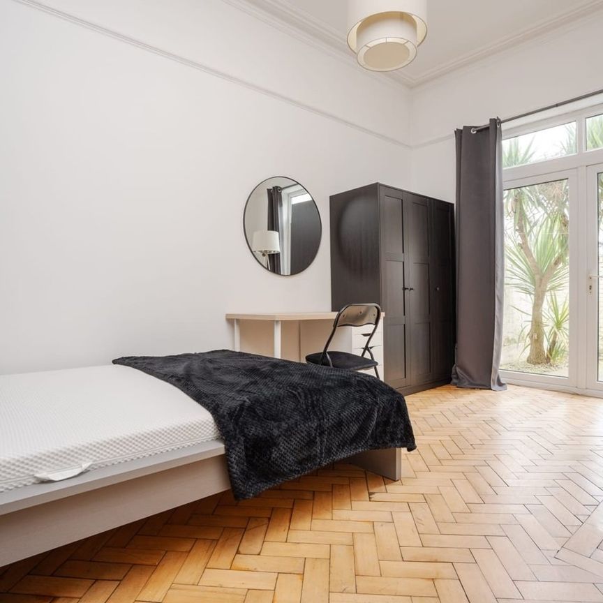Room in a Shared House, Anfield Road, L4 - Photo 1