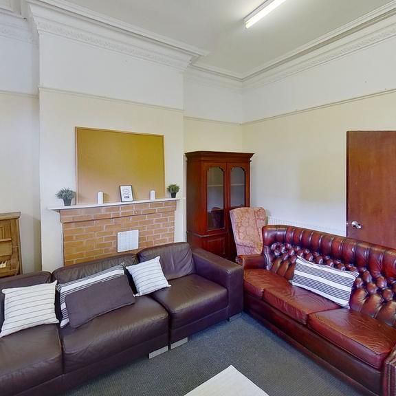 9 bedroom house to rent - Photo 1