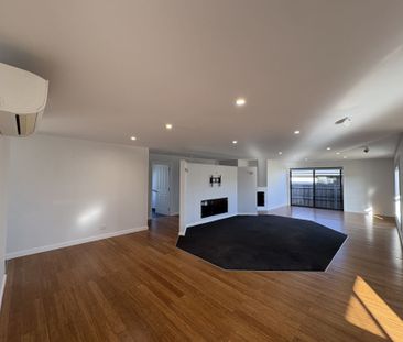 Enjoy the easy lifestyle, living here - Photo 1