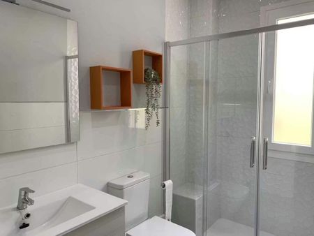 Calle de Fernández de los Ríos, Madrid, Community of Madrid 28015 - Photo 5