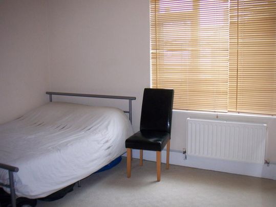 2 bedroom maisonette to rent - Photo 1