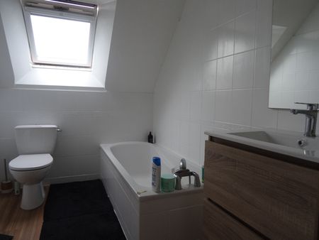 Location Maison 4 pièces 76m² LA BOUSSAC 35120 - Photo 4