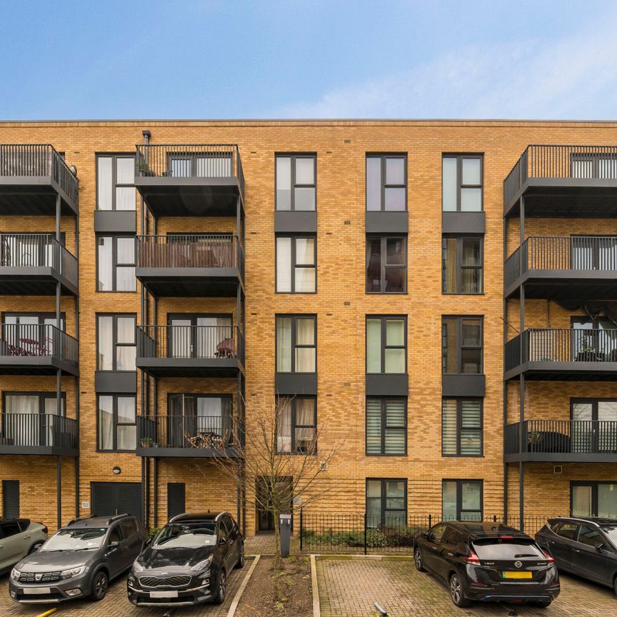 Bowen Drive, Charlton, SE7 - Photo 1