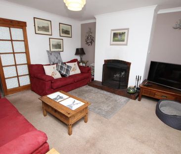 3 bedroom end of terrace house to rent - Photo 2