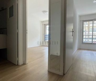 À louer – Grand studio de 33 m² avec stationnement à deux pas des p... - Photo 1