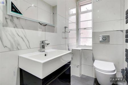 3 bedroom flat in Gloucester Place - Photo 5