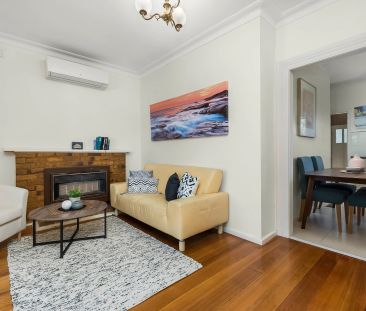 4 BEDROOM FAMILY HOME IN A CONVENIENT LOCATION - Photo 1