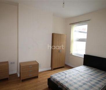 TO LET, 6 BEDROOM HOUSES - Photo 6