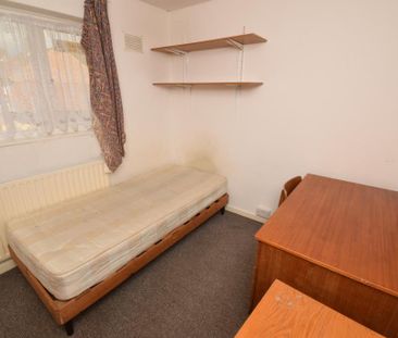 6 bedroom end of terrace house to rent - Photo 3