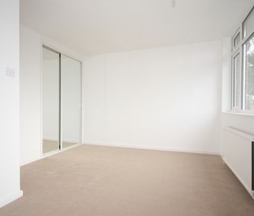 Radstone Court, Woking - Photo 2