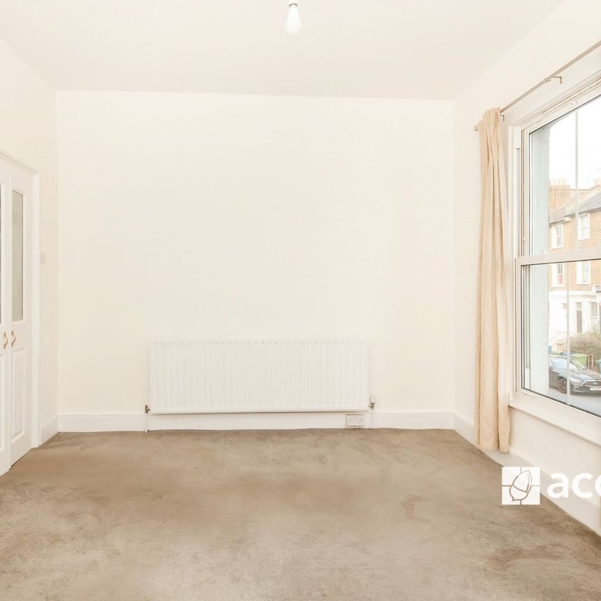 Flat to rent - Lordship Lane, London, SE22 - Photo 1