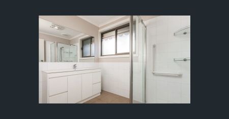 Spacious 3 Bedroom Belmont Home! - Photo 3