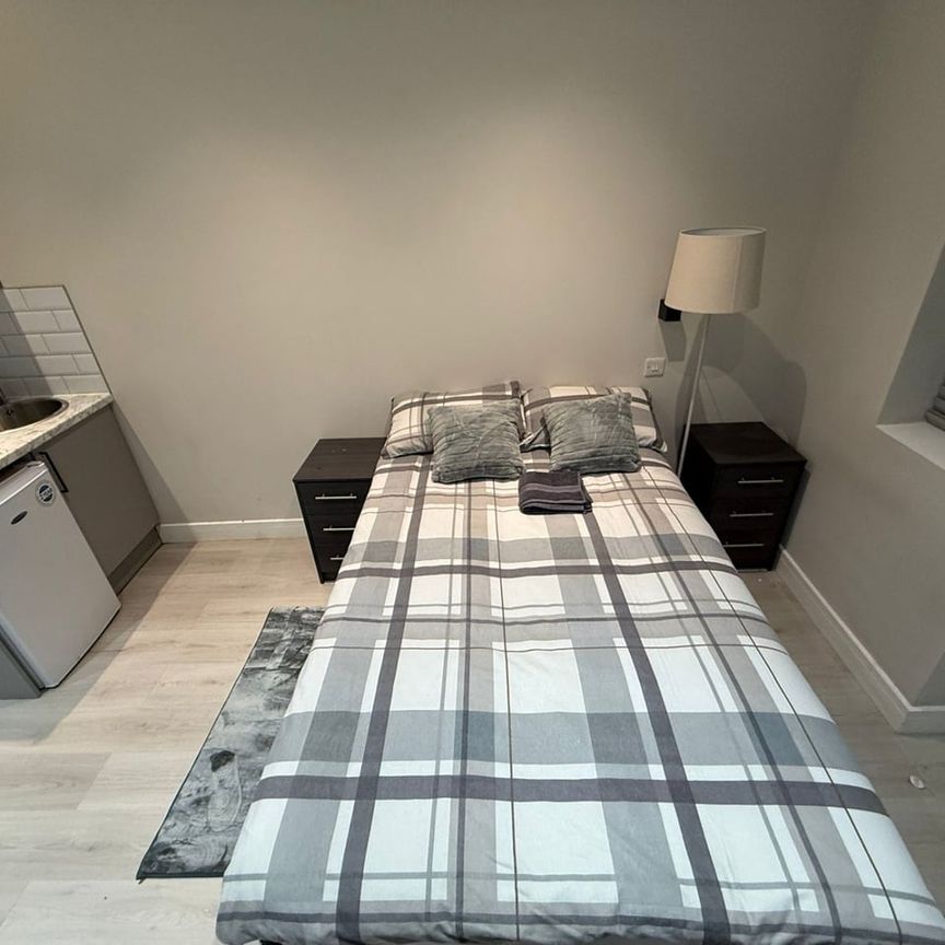 Studio Flat, Fisher Road, HA3 - Photo 1