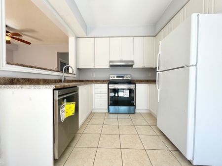 For Lease - 196 Kirkvalley Crescent, Aurora, Ontario - Photo 2