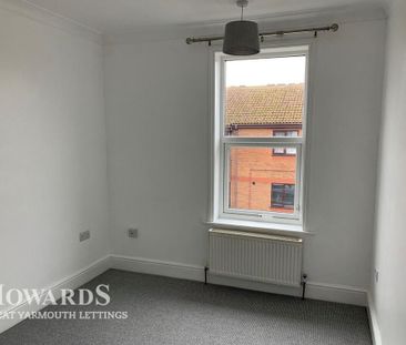 3 bedroom end of terrace house to rent - Photo 1