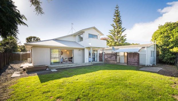 No Worries on Napier! - Photo 1