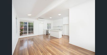 Beautifully renovated home in a prime Brunswick pocket - Photo 4