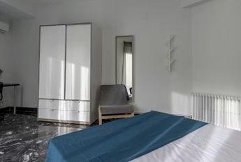 Calle Periodista Azzati, Valencia, Valencian Community 46002