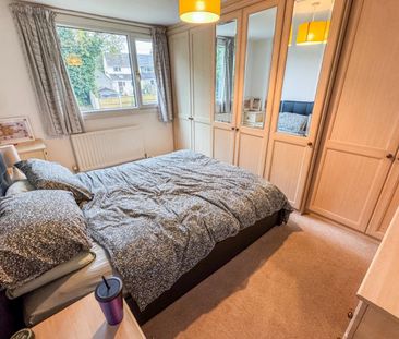 5 bedroom House To Let - Photo 4