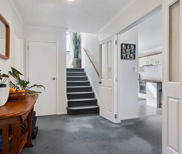 Charming 4BR Hillsborough Haven - Photo 2