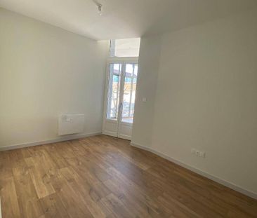 Location appartement bourgeois 4 pièces 132.96 m² à Romans-sur-Isèr... - Photo 2