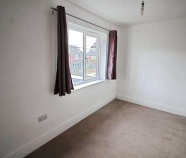 Leicester Square, Crossgates, Leeds - Photo 5