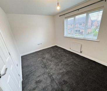 2 bedroom end of terrace house to rent - Photo 3