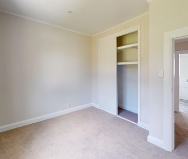 Longburn - 3 Bedrooms - Photo 3